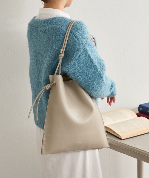 Pal collection（パルコレクション）の「BEAUREスリムスクエアワンショルトート（トートバッグ・レディース・ブラック/キャメル/ライトグレー系・FREE）」の3枚目の写真