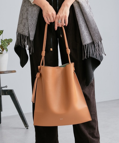 Pal collection（パルコレクション）の「BEAUREスリムスクエアワンショルトート（トートバッグ・レディース・ブラック/キャメル/ライトグレー系・FREE）」の20枚目の写真