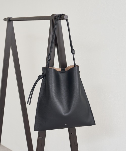 Pal collection（パルコレクション）の「BEAUREスリムスクエアワンショルトート（トートバッグ・レディース・ブラック/キャメル/ライトグレー系・FREE）」の15枚目の写真