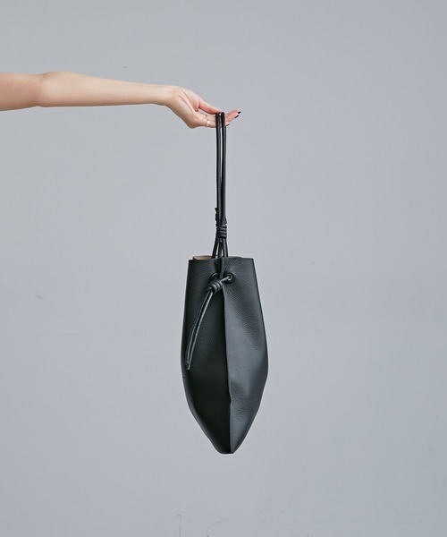 Pal collection（パルコレクション）の「BEAUREスリムスクエアワンショルトート（トートバッグ・レディース・ブラック/キャメル/ライトグレー系・FREE）」の17枚目の写真