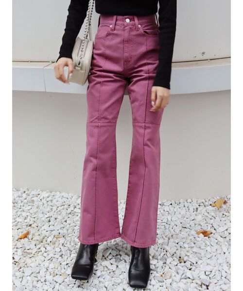 EVRIS(エヴリス)の「クロスピンタックセミフレアパンツ(デニムパンツ・レディース・ブラック/ピンク/ブルー・SMALL/MEDIUM)」の3枚目の写真