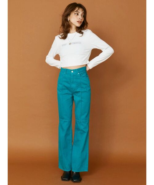 EVRIS(エヴリス)の「クロスピンタックセミフレアパンツ(デニムパンツ・レディース・ブラック/ピンク/ブルー・SMALL/MEDIUM)」の6枚目の写真