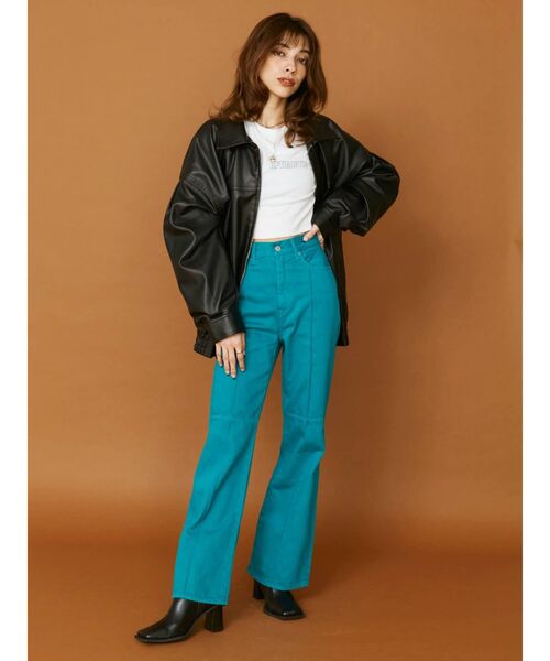 EVRIS(エヴリス)の「クロスピンタックセミフレアパンツ(デニムパンツ・レディース・ブラック/ピンク/ブルー・SMALL/MEDIUM)」の9枚目の写真