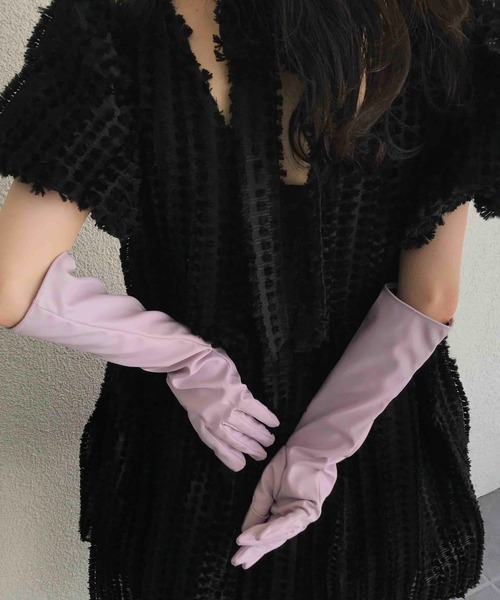 Casselini(キャセリーニ)の「【タッチパネル対応】Casselini(キャセリーニ)ストレッチロンググローブ(手袋・レディース・アイボリー/ブラック/パープル/ブラウン・FREE)」の4枚目の写真