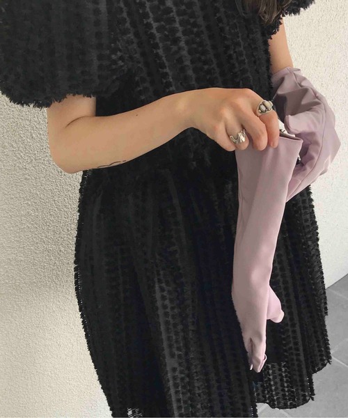 Casselini(キャセリーニ)の「【タッチパネル対応】Casselini(キャセリーニ)ストレッチロンググローブ(手袋・レディース・アイボリー/ブラック/パープル/ブラウン・FREE)」の19枚目の写真