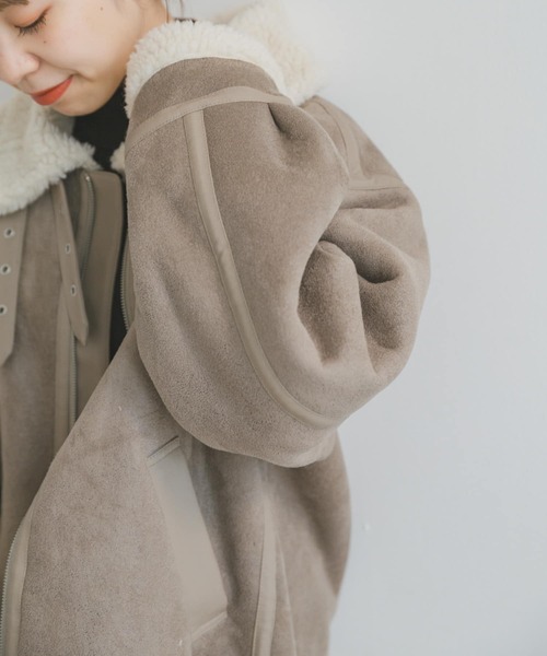 ITEMS URBANRESEARCH(アイテムズ アーバンリサーチ)の「B3ボアジャケット(ムートンコート・レディース・ブラック/グレー系その他・FREE)」の15枚目の写真