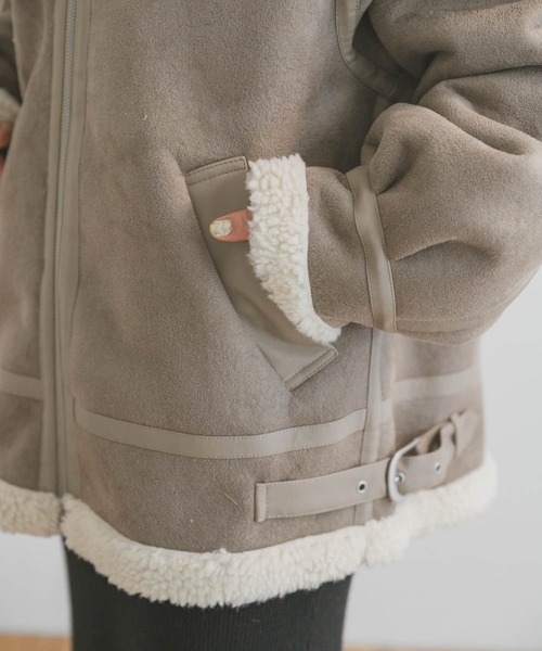 ITEMS URBANRESEARCH(アイテムズ アーバンリサーチ)の「B3ボアジャケット(ムートンコート・レディース・ブラック/グレー系その他・FREE)」の18枚目の写真