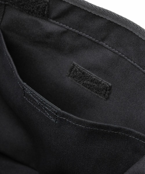 NEW ERA（ニューエラ）の「ニューエラ メッセンジャーバッグ キャンバス（ショルダーバッグ・メンズ・ホワイト/ブラック/ブラック系その他/ホワイト系その他/アイボリー/ブラック系・FREE）」の12枚目の写真