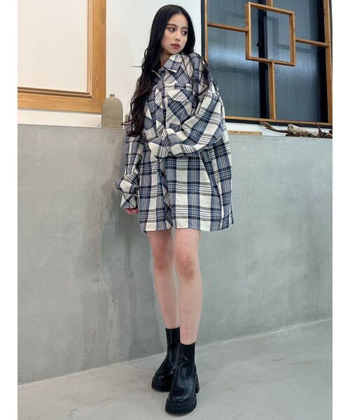 GYDA（ジェイダ）の「LOOSE CHECK GG SH（シャツ/ブラウス・レディース・オフホワイト/ブルー・FREE）」の4枚目の写真