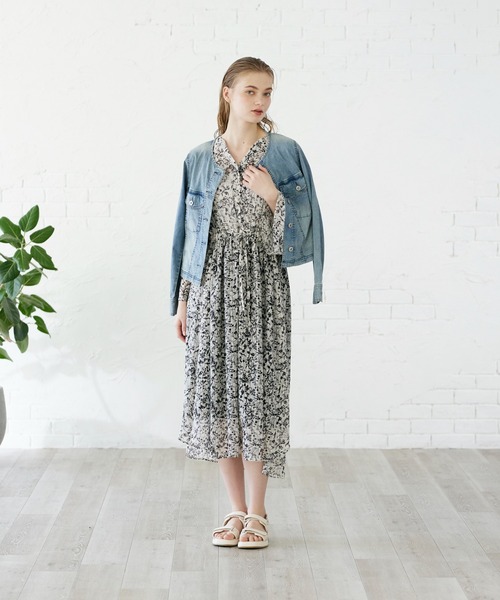 INED CLARO（イネドクラロ）の「ノーカラーGジャン（デニムジャケット・レディース・サックスブルー/ブルー・フリー）」の10枚目の写真