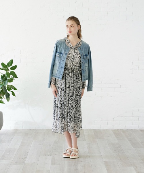 INED CLARO（イネドクラロ）の「ノーカラーGジャン（デニムジャケット・レディース・サックスブルー/ブルー・フリー）」の11枚目の写真