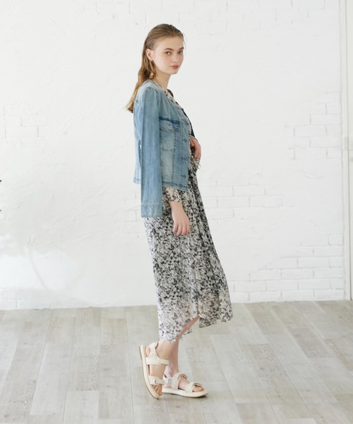 INED CLARO（イネドクラロ）の「ノーカラーGジャン（デニムジャケット・レディース・サックスブルー/ブルー・フリー）」の16枚目の写真