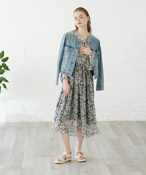 INED CLARO（イネドクラロ）の「ノーカラーGジャン（デニムジャケット・レディース・サックスブルー/ブルー・フリー）」の19枚目の写真