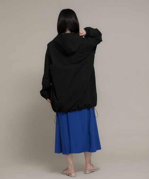 Uiscel(ユイセル)の「『別注』Uiscel×OUTDOORPRODUCTS アウターA(マウンテンパーカー・レディース・ブラック/ベージュ・LARGE/MEDIUM)」の9枚目の写真