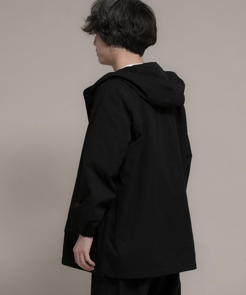 Uiscel(ユイセル)の「『別注』Uiscel×OUTDOORPRODUCTS アウターA(マウンテンパーカー・レディース・ブラック/ベージュ・LARGE/MEDIUM)」の12枚目の写真