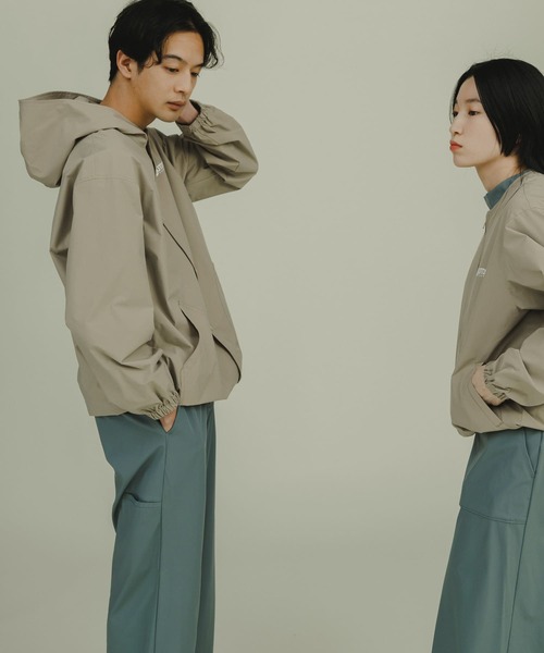 Uiscel(ユイセル)の「『別注』Uiscel×OUTDOORPRODUCTS アウターA(マウンテンパーカー・レディース・ブラック/ベージュ・LARGE/MEDIUM)」の20枚目の写真