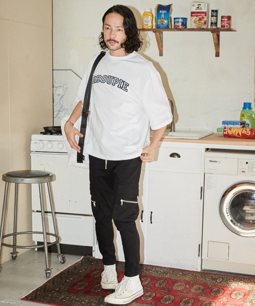 ADAM PATEK(アダムパテック)の「ADAMPATEK / groupie college Logo looose T/ルーズシルエットカレッジロゴビッグTシャツ(Tシャツ/カットソー・メンズ・ホワイト/グレー/ブラック・1/2/3)」の7枚目の写真