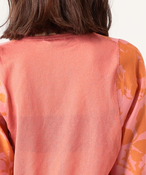 SOULEIADO（ソレイアード）の「ポリエステルプリント クルーネックカーディガン（ニット/セーター・レディース・ブルー系その他/ピンク系その他・S）」の8枚目の写真