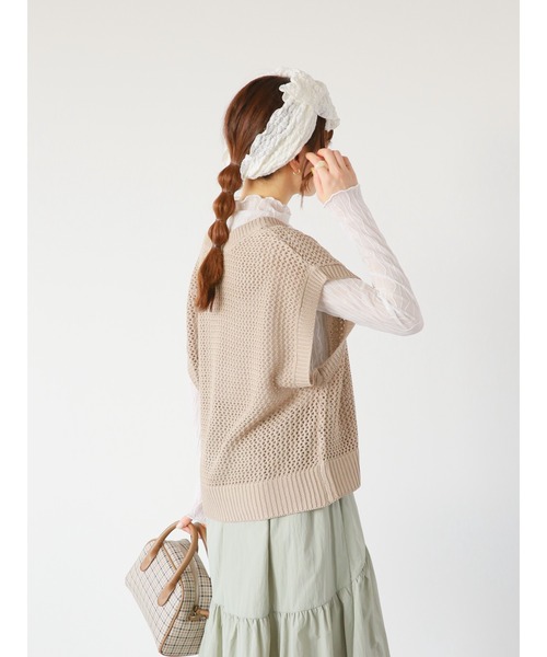 ehka sopo（エヘカソポ）の「花刺繍ニットベスト（ベスト・レディース・オフホワイト/イエロー/ベージュ・ﾌﾘ-）」の11枚目の写真