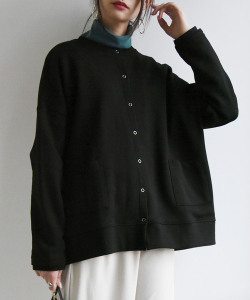 and it_（アンドイット）の「ミニ裏毛ワイドカーディガン（カーディガン/ボレロ・レディース・グレイッシュベージュ/ナチュラル/サックスブルー/ブラック/杢グレー/モカ・M-L）」の2枚目の写真