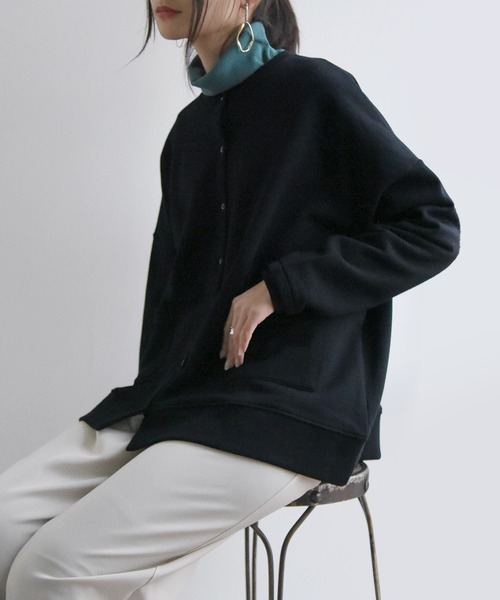 and it_（アンドイット）の「ミニ裏毛ワイドカーディガン（カーディガン/ボレロ・レディース・グレイッシュベージュ/ナチュラル/サックスブルー/ブラック/杢グレー/モカ・M-L）」の8枚目の写真