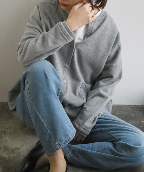 and it_（アンドイット）の「ミニ裏毛ワイドカーディガン（カーディガン/ボレロ・レディース・グレイッシュベージュ/ナチュラル/サックスブルー/ブラック/杢グレー/モカ・M-L）」の10枚目の写真