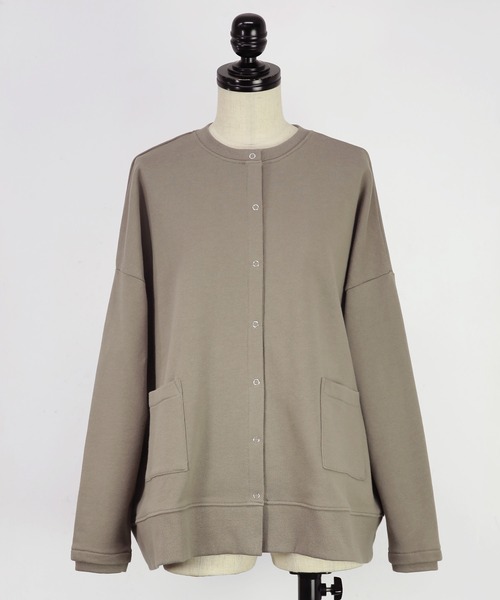 and it_（アンドイット）の「ミニ裏毛ワイドカーディガン（カーディガン/ボレロ・レディース・グレイッシュベージュ/ナチュラル/サックスブルー/ブラック/杢グレー/モカ・M-L）」の15枚目の写真
