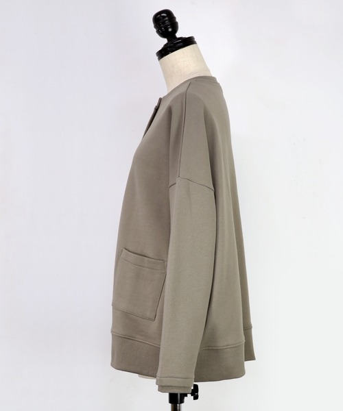 and it_（アンドイット）の「ミニ裏毛ワイドカーディガン（カーディガン/ボレロ・レディース・グレイッシュベージュ/ナチュラル/サックスブルー/ブラック/杢グレー/モカ・M-L）」の16枚目の写真