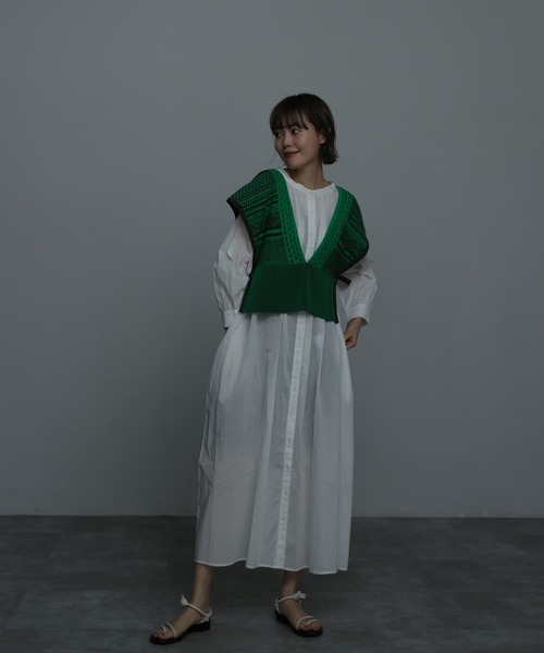 HERENCIA（ヘレンチア）の「トライバルパターン サイドリボン ベスト（ベスト・レディース・グリーン/ベージュ・MEDIUM）」の14枚目の写真