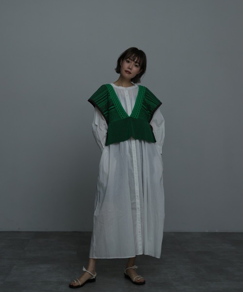 HERENCIA（ヘレンチア）の「トライバルパターン サイドリボン ベスト（ベスト・レディース・グリーン/ベージュ・MEDIUM）」の11枚目の写真