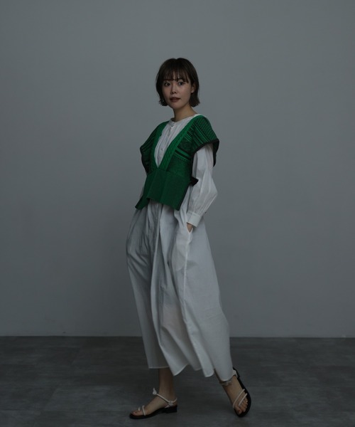 HERENCIA（ヘレンチア）の「トライバルパターン サイドリボン ベスト（ベスト・レディース・グリーン/ベージュ・MEDIUM）」の12枚目の写真