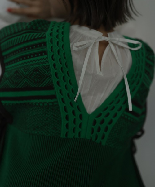 HERENCIA（ヘレンチア）の「トライバルパターン サイドリボン ベスト（ベスト・レディース・グリーン/ベージュ・MEDIUM）」の9枚目の写真