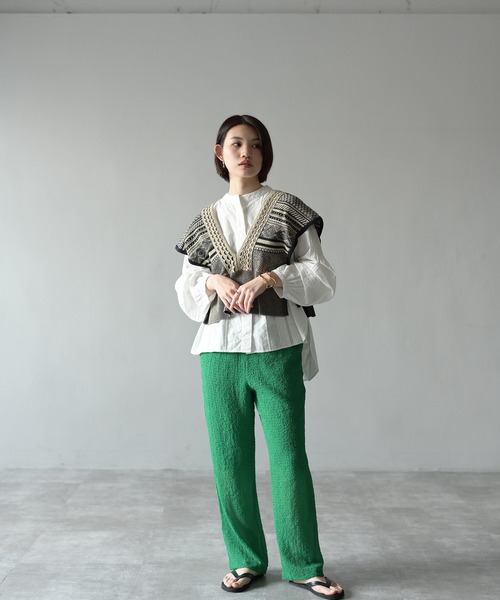 HERENCIA（ヘレンチア）の「トライバルパターン サイドリボン ベスト（ベスト・レディース・グリーン/ベージュ・MEDIUM）」の18枚目の写真