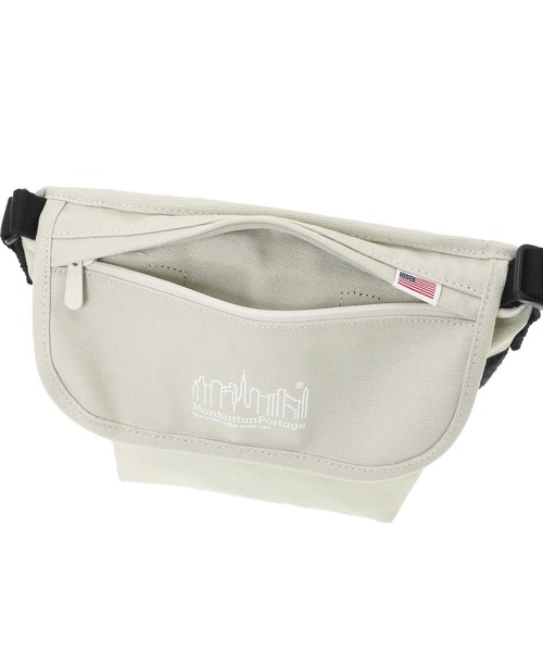 Manhattan Portage(マンハッタンポーテージ)の「Casual Messenger Bag Canvas(メッセンジャーバッグ・レディース・オリーブ/ブラック/ベージュ・X-SMALL)」の19枚目の写真