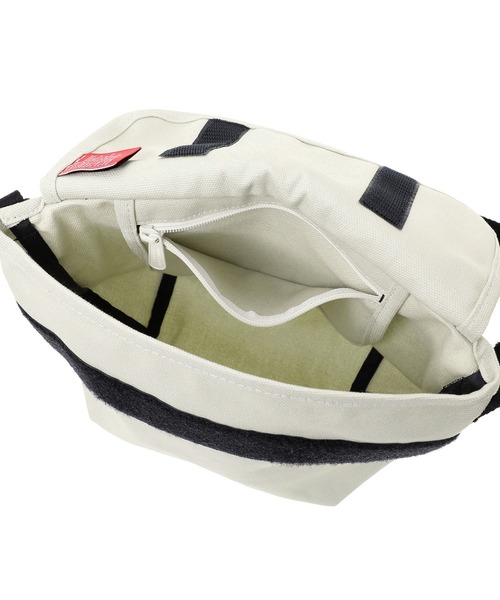 Manhattan Portage(マンハッタンポーテージ)の「Casual Messenger Bag Canvas(メッセンジャーバッグ・レディース・オリーブ/ブラック/ベージュ・X-SMALL)」の20枚目の写真