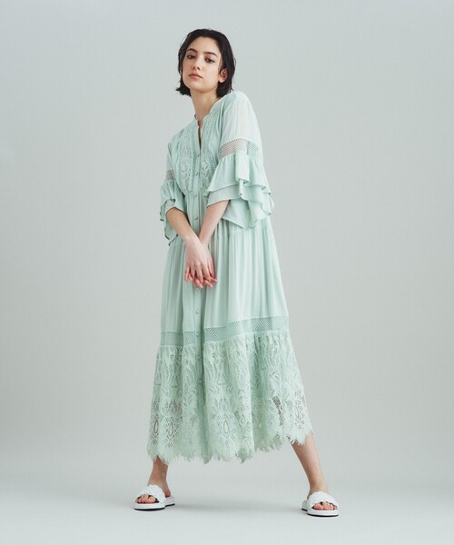 GRACE CONTINENTAL(グレースコンチネンタル)の「スカラレースマキシワンピース(ワンピース・レディース・ブラック/ベージュ/ミント・36)」の3枚目の写真