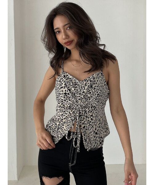 GYDA（ジェイダ）の「フロントギャザーデザインブラウス（キャミソール・レディース・ブラック/その他1・FREE）」の2枚目の写真