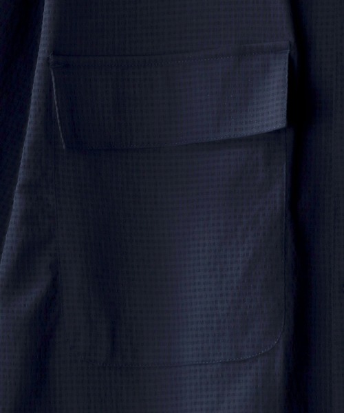 SITRY(シトリー)の「seersucker oversize drop shoulder drape shirt/シアサッカー オーバーサイズ ドロップショルダー ドレープ シャツ(シャツ/ブラウス・メンズ・ブラック/ネイビー/カーキ・M/L/LL)」の5枚目の写真