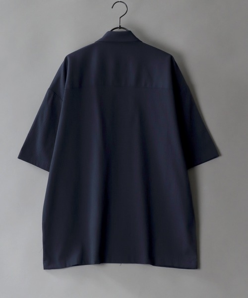 SITRY(シトリー)の「seersucker oversize drop shoulder drape shirt/シアサッカー オーバーサイズ ドロップショルダー ドレープ シャツ(シャツ/ブラウス・メンズ・ブラック/ネイビー/カーキ・M/L/LL)」の7枚目の写真
