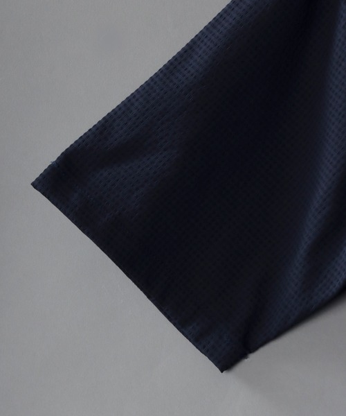 SITRY(シトリー)の「seersucker oversize drop shoulder drape shirt/シアサッカー オーバーサイズ ドロップショルダー ドレープ シャツ(シャツ/ブラウス・メンズ・ブラック/ネイビー/カーキ・M/L/LL)」の8枚目の写真