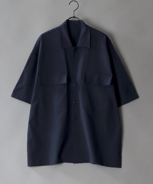 SITRY(シトリー)の「seersucker oversize drop shoulder drape shirt/シアサッカー オーバーサイズ ドロップショルダー ドレープ シャツ(シャツ/ブラウス・メンズ・ブラック/ネイビー/カーキ・M/L/LL)」の13枚目の写真