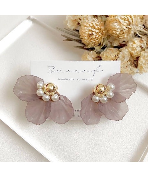 tone（トーン）の「【S.coeuf】金属アレルギー対応ピアス 　立体フラワー(MA)（ピアス（両耳用）・レディース・ベージュ/ホワイト/グレー/その他/ゴールド系その他/ホワイトゴールド・FREE）」の3枚目の写真