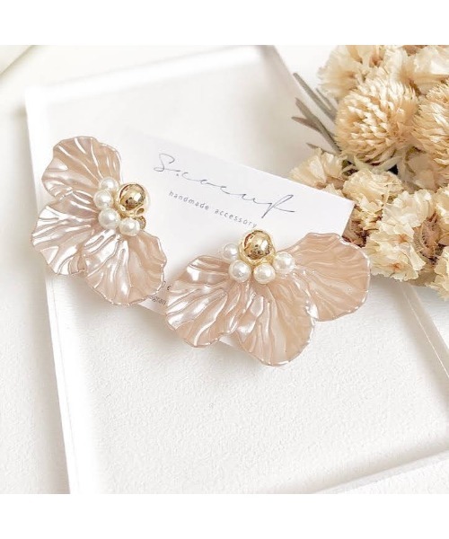 tone（トーン）の「【S.coeuf】金属アレルギー対応ピアス 　立体フラワー(MA)（ピアス（両耳用）・レディース・ベージュ/ホワイト/グレー/その他/ゴールド系その他/ホワイトゴールド・FREE）」の11枚目の写真