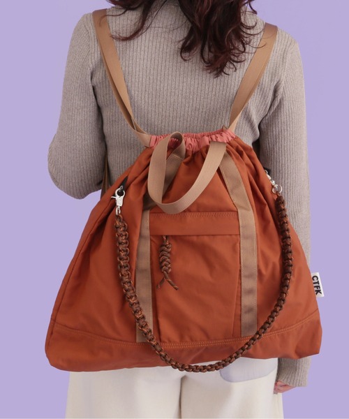 CONTROL FREAK / CTFK（コントロールフリーク）の「CONTROL FREAK / CTFK（コントロールフリーク）撥水ナイロン3WAYスクエアトート（トートバッグ・レディース・ブラック/サンドグレー/グリーン/ブルー/アイボリー/オレンジ/オリーブ/ベージュ/モスグリーン/マスタード/グレー/ブラウン/レオパード・FREE）」の4枚目の写真