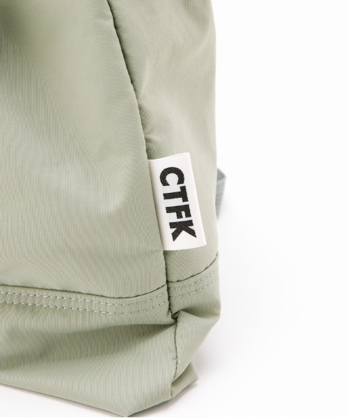 CONTROL FREAK / CTFK（コントロールフリーク）の「CONTROL FREAK / CTFK（コントロールフリーク）撥水ナイロン3WAYスクエアトート（トートバッグ・レディース・ブラック/サンドグレー/グリーン/ブルー/アイボリー/オレンジ/オリーブ/ベージュ/モスグリーン/マスタード/グレー/ブラウン/レオパード・FREE）」の21枚目の写真