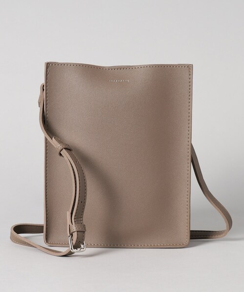 THE SHOP TK (ザ ショップ ティーケー )の「◆【ヒルナンデス!で紹介/ユニセックスでオススメ】BOXショルダーバッグ/スムースレザースクエアショルダーバッグ(ショルダーバッグ・メンズ・ネイビー/ピンク系/ブラック/ブラウン系その他/グレー/オフホワイト・00)」の5枚目の写真