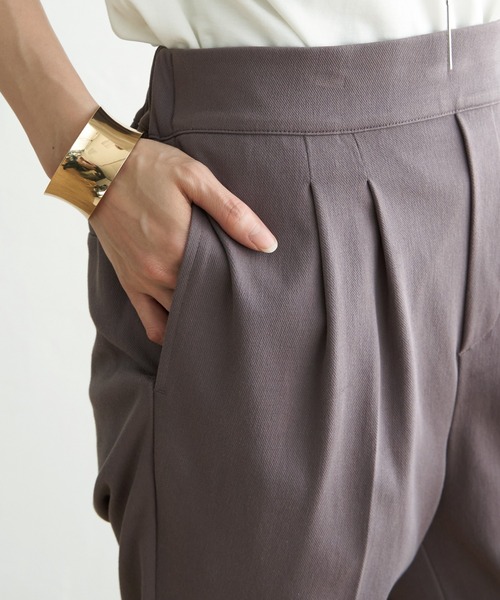ikka(イッカ)の「Beasystretch テーパードパンツ(その他パンツ・レディース・モカ/ベージュ/ダークオリーブ/ブラック・S/M/L)」の16枚目の写真