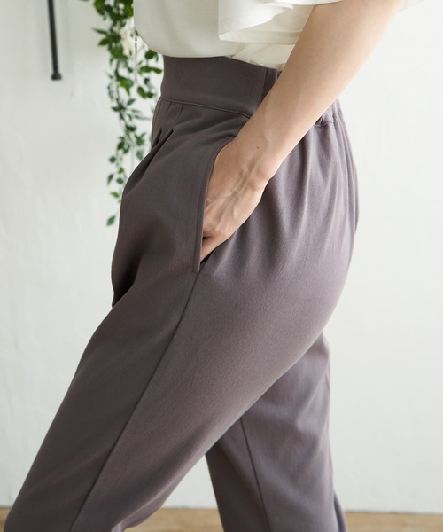 ikka(イッカ)の「Beasystretch テーパードパンツ(その他パンツ・レディース・モカ/ベージュ/ダークオリーブ/ブラック・S/M/L)」の8枚目の写真