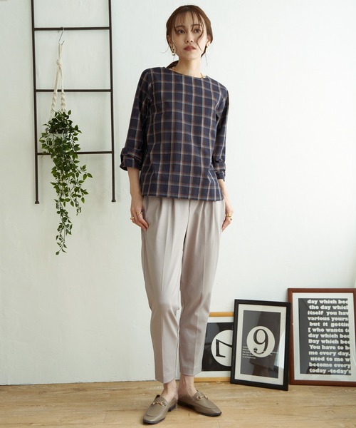 ikka(イッカ)の「Beasystretch テーパードパンツ(その他パンツ・レディース・モカ/ベージュ/ダークオリーブ/ブラック・S/M/L)」の5枚目の写真