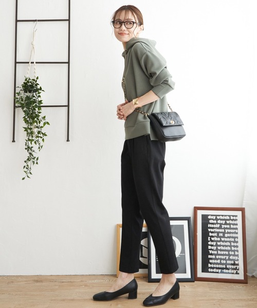 ikka(イッカ)の「Beasystretch テーパードパンツ(その他パンツ・レディース・モカ/ベージュ/ダークオリーブ/ブラック・S/M/L)」の13枚目の写真